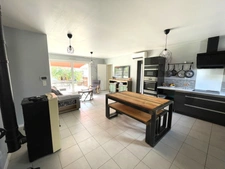 Villa de plain pied,  4 chambres, piscine, terrain 600 m, au calme sans vis à vis