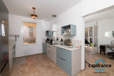 Toulon Hopital Sainte Anne /Claret. Maison entierement rénovée sur deux niveaux au calme, avec deux appartements T3/T2