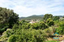 La Seyne sur mer/proche Six fours Villa de 100m2 au calme, piscine, garage, belle vue.