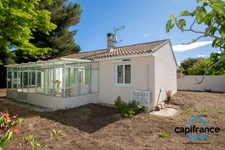 Sanary sur mer / la Guicharde Maison de plain pied non mitoyenne de 116 m2 au sol 4 chambres terrain 645 m2