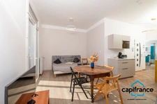 Toulon Hopital Sainte Anne /Claret. Maison entierement rénovée sur deux niveaux au calme, avec deux appartements T3/T2