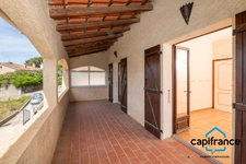 La Seyne sur mer/proche Six fours Villa de 100m2 au calme, piscine, garage, belle vue.