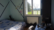 Maison familiale en bon état  avec terrain, au calme dans un  hameau à Beugnon Thireuil