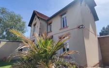 Maison rénovée alliant cachet et confort moderne