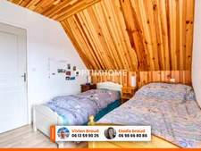 À VENDRE – Maison 4 pièces, 3 chambres avec grange, ancienne étable et terrain d’environ 1 hectare à Sauvat (Cantal)