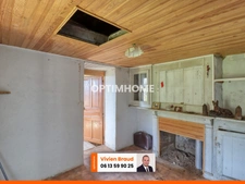 Maison de 50 m² à rénover avec jardin, au cœur de Mauriac.