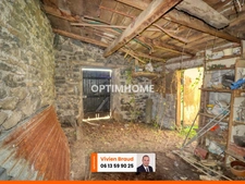 Maison de 50 m² à rénover avec jardin, au cœur de Mauriac.
