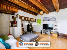 À VENDRE – Maison 4 pièces, 3 chambres avec grange, ancienne étable et terrain d’environ 1 hectare à Sauvat (Cantal)