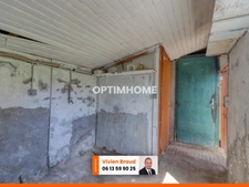 Maison de 50 m² à rénover avec jardin, au cœur de Mauriac.