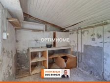 Maison de 50 m² à rénover avec jardin, au cœur de Mauriac.