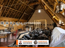 Pierre, chaume, grands volumes et vue sur le Sancy : un projet rare dans le Cantal