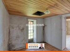 Maison de 50 m² à rénover avec jardin, au cœur de Mauriac.