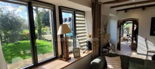 Maison en pierre rénovée avec charme, grand séjour cheminée et jardin arboré PLEDELIAC (22)