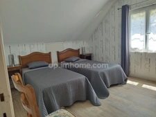 Ensemble immobilier avec bar-restaurant, gîtes et piscine – fort potentiel touristique Proche de DINAN (22)