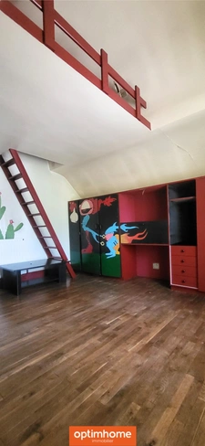 Maison bourgeoise de 1927 sur terrain de 6354m² Garages indépendants