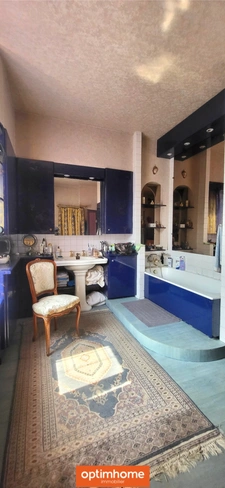 Maison bourgeoise de 1927 sur terrain de 6354m² Garages indépendants
