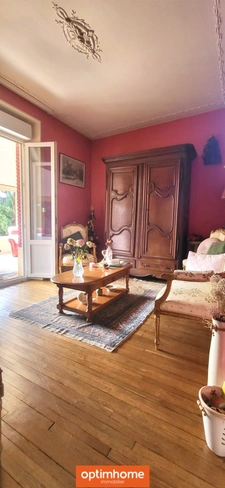 Maison bourgeoise de 1927 sur terrain de 6354m² Garages indépendants