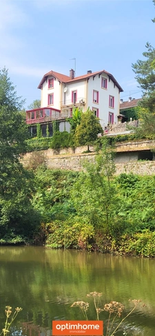 Maison bourgeoise de 1927 sur terrain de 6354m² Garages indépendants