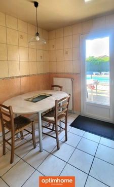 Maison 2 chambres 1 bureau avec piscine dans un secteur calme et recherché