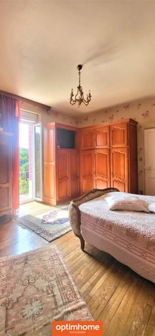 Maison bourgeoise de 1927 sur terrain de 6354m² Garages indépendants