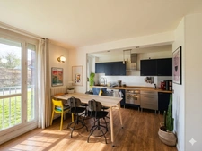 Appartement 4 pièces, à vendre VILLEJUIF (94) avec une place de PARKING, séjour exposé plein SUD
