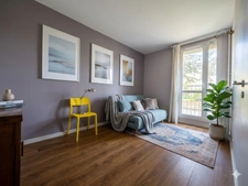Appartement 4 pièces, à vendre VILLEJUIF (94) avec une place de PARKING, séjour exposé plein SUD