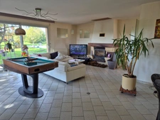 CHATEAU- GUIBERT AU CALME ABSOLUE CHARMANTE MAISON AVEC PISCINE ET SOUS SOL COMPLET SUR 3800M² CLOS