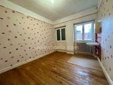 Bourg historique de Saint-Apollinaire – Charme & Potentiel, maison mitoyenne 120 m² habitables – 7 pièces – 4 chambres – Terrain arboré avec dépendances