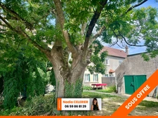 Maison type Longère – Bourg historique de Saint-Apollinaire – Charme & Potentiel 120 m² habitables – 7 pièces – 4 chambres – Terrain arboré avec dépendances