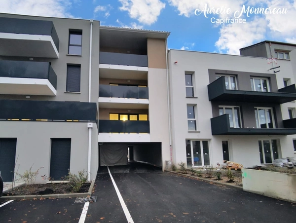 Dpt Gironde (33), à louer VILLENAVE D'ORNON appartement T3 de 78,51 m²  - Plain pied- 2 Places de parking
