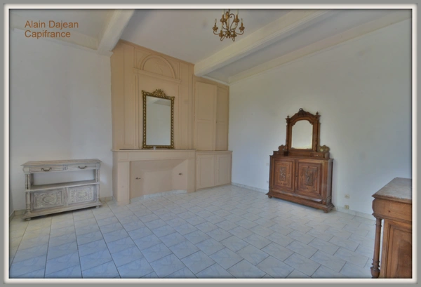 Dpt Lot et Garonne (47), à vendre proche d' AGEN Propriété P8 de 385 m² plus dépendances de 400 M2- Terrain de 25 HA