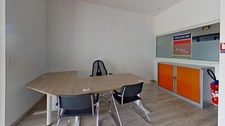 À LOUER – BUREAU CONTEMPORAIN 42 M² – ZONE COMMERCIALE DYNAMIQUE
