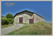 Dpt Tarn et Garonne (82), à vendre proche de VALENCE D'AGEN Grange de 580 m² - Terrain de 10 000  M2