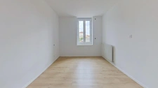 HYPER CENTRE AGEN – Appartement 132 m² entièrement rénové – 3 chambres – Petite copropriété