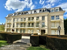 Appartement en dernier étage avec ascenseur, vue dégagée