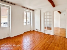 Appartement de charme deux chambres hypercentre 4 min du RER