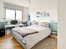 Appartement familial Saint-Germain-en-Laye rue de Tourville dernier étage refait à neuf