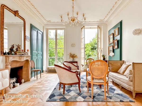 Appartement d'exception dans un hôtel particulier quartier Lorraine