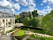 Appartement en dernier étage avec ascenseur, vue dégagée