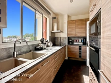 Appartement familial Saint-Germain-en-Laye rue de Tourville dernier étage refait à neuf