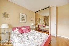 Appartement en dernier étage avec ascenseur, vue dégagée