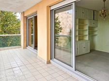 Appartement deux chambres terrasse, ascenseur, parking
