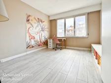 Appartement familial avec terrasse et parking quartier Forêt