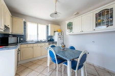 House for sale, 4 rooms ()