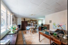 Architect-designed house for sale