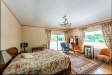 Architect-designed house for sale