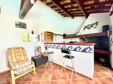 Maison avec rendement locatif, piscine et garage