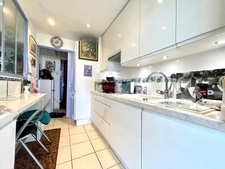 APPARTEMENT 2 PIÈCES 49M2 AVEC TERRASSE ET PARKING 