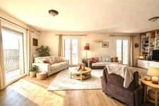 Maison avec rendement locatif, piscine et garage