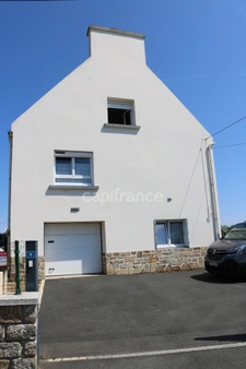 EXCLUSIVITE Maison à vendre 8 pièces PLOUHINEC (29) 4 chambres de 143 m2 sur un terrain de 1373 m2